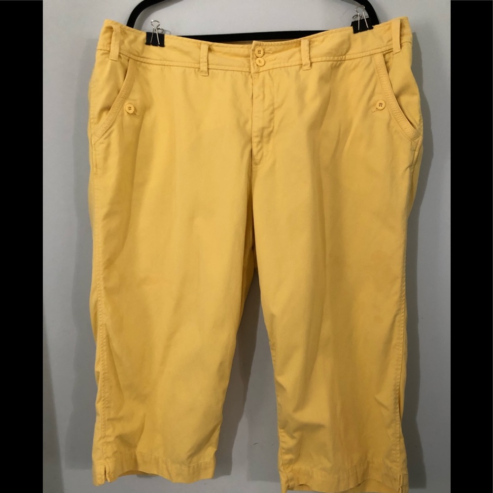 Yellow cropped jeans